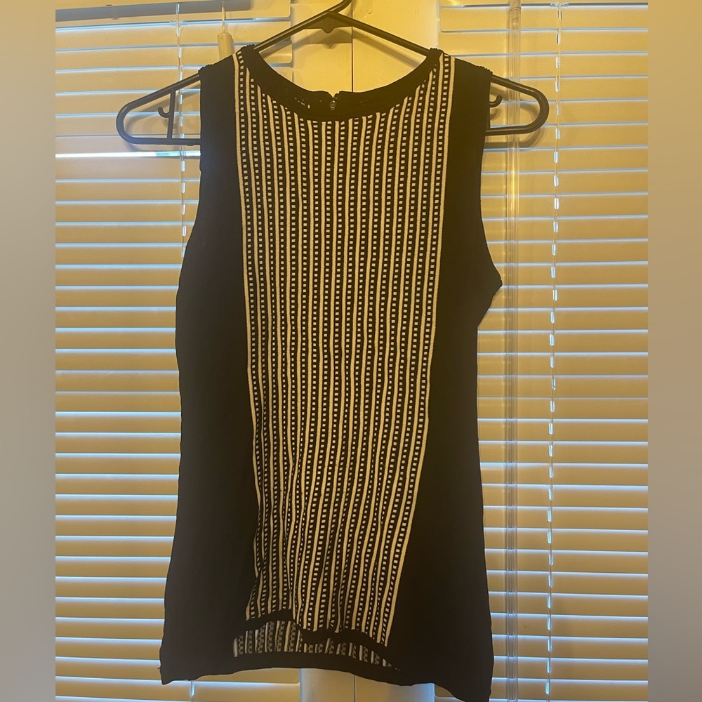 (3/$23) White House Market short sleeve blouse